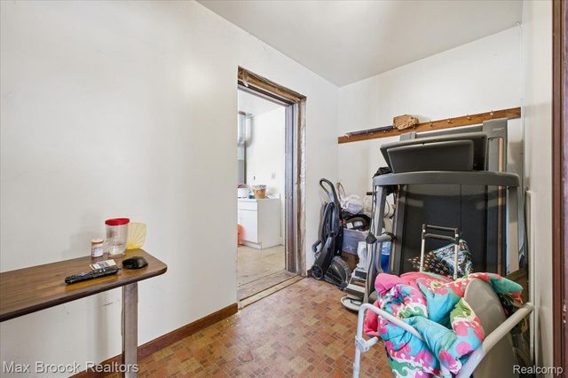 30629 Ecorse Road, Romulus, MI 48174