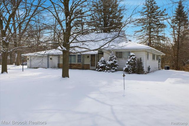 30629 Ecorse Road, Romulus, MI 48174