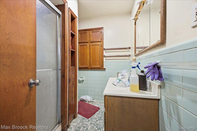 30629 Ecorse Road, Romulus, MI 48174