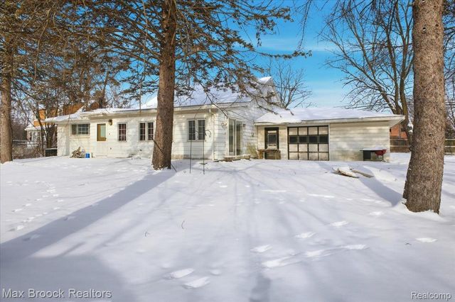 30629 Ecorse Road, Romulus, MI 48174