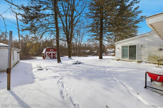 30629 Ecorse Road, Romulus, MI 48174