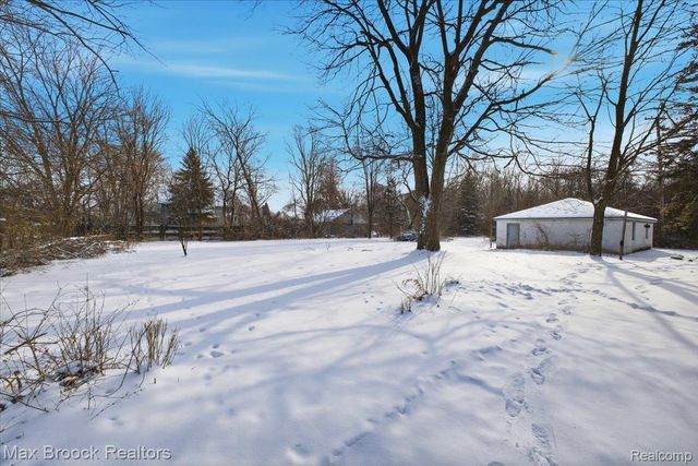 30629 Ecorse Road, Romulus, MI 48174