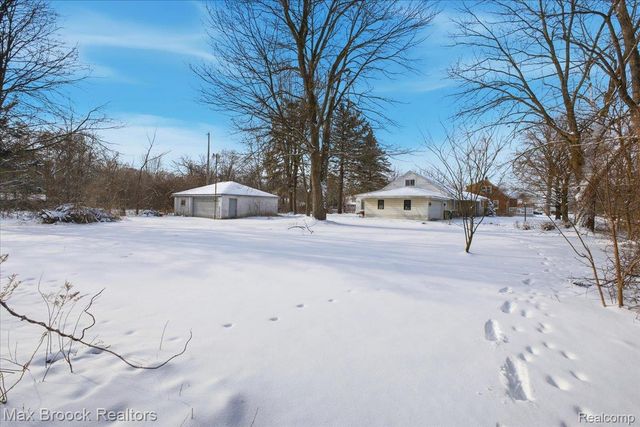 30629 Ecorse Road, Romulus, MI 48174