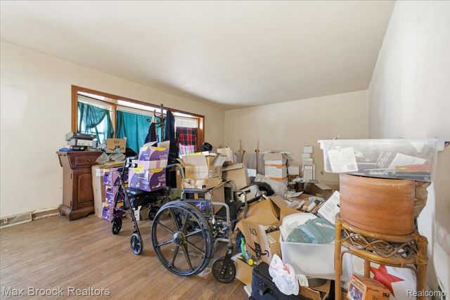 30629 Ecorse Road, Romulus, MI 48174