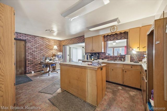 30629 Ecorse Road, Romulus, MI 48174