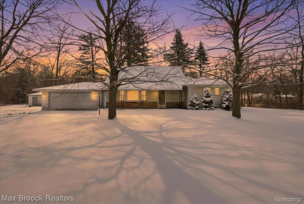 30629 Ecorse Road, Romulus, MI 48174