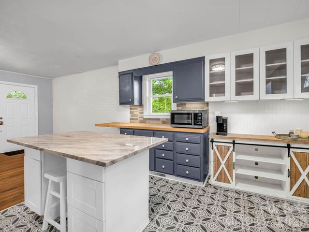 407 Hiawassee Avenue, Black Mountain, NC 28711