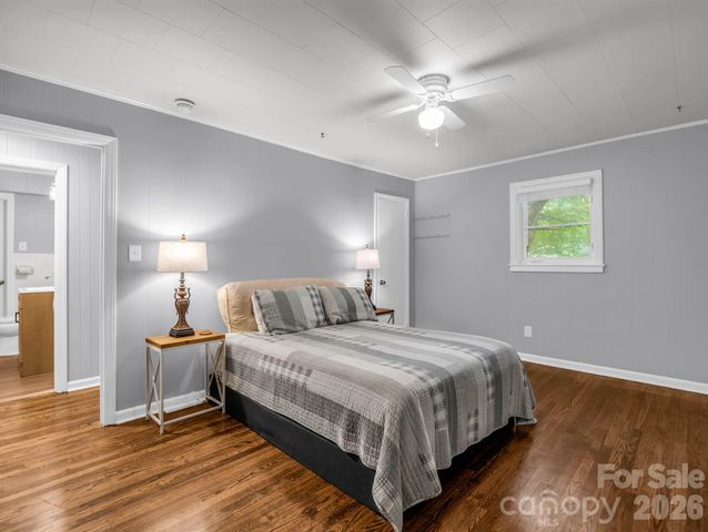 407 Hiawassee Avenue, Black Mountain, NC 28711