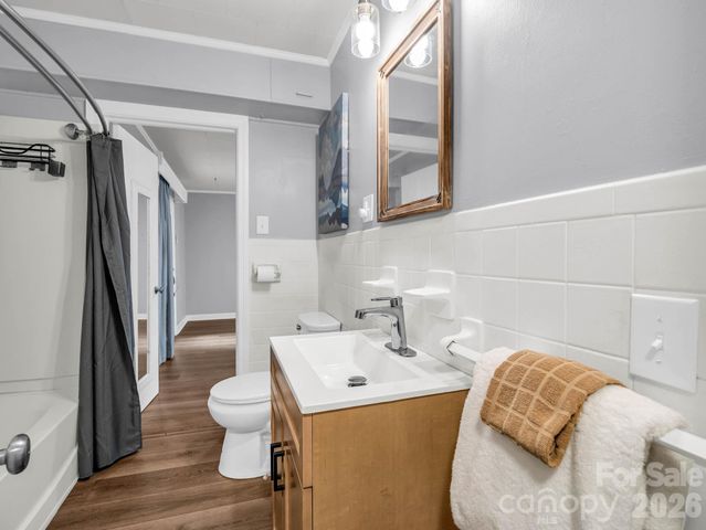 407 Hiawassee Avenue, Black Mountain, NC 28711