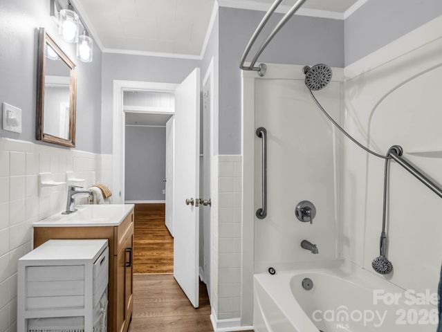 407 Hiawassee Avenue, Black Mountain, NC 28711