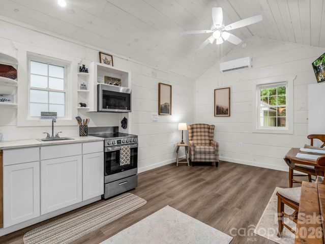 407 Hiawassee Avenue, Black Mountain, NC 28711