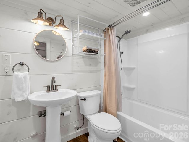 407 Hiawassee Avenue, Black Mountain, NC 28711