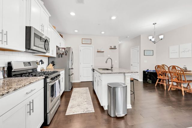 1053 Enclave Ave, Pleasant View, TN 37146