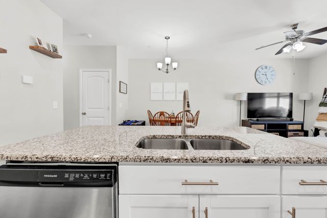 1053 Enclave Ave, Pleasant View, TN 37146