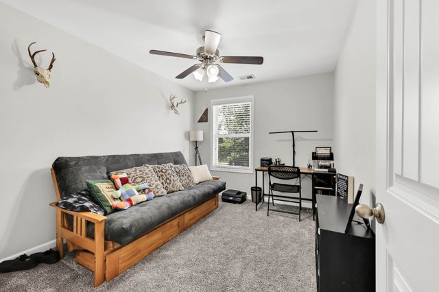 1053 Enclave Ave, Pleasant View, TN 37146