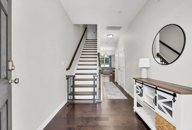 1053 Enclave Ave, Pleasant View, TN 37146