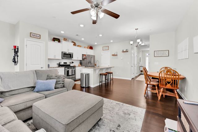 1053 Enclave Ave, Pleasant View, TN 37146