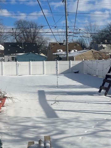 24624 Melody Road, Warren, MI 48089