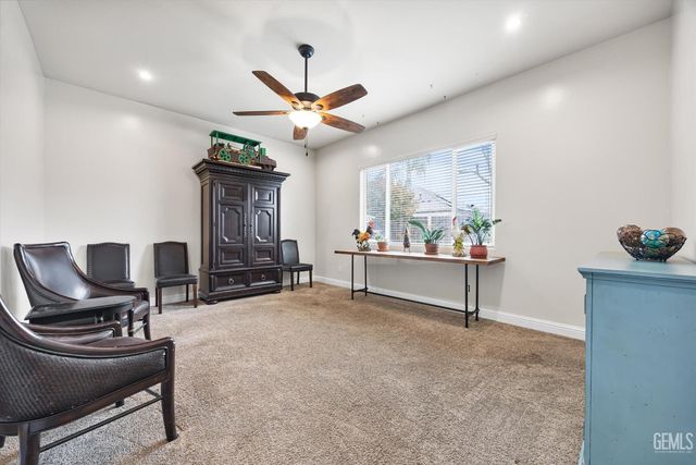 9321 Riviera Del Sol Drive, Bakersfield, CA 93314