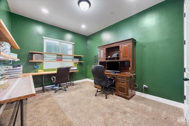 9321 Riviera Del Sol Drive, Bakersfield, CA 93314