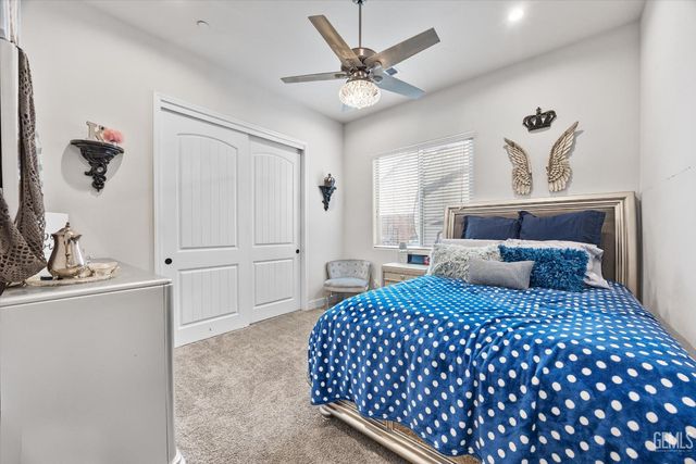 9321 Riviera Del Sol Drive, Bakersfield, CA 93314