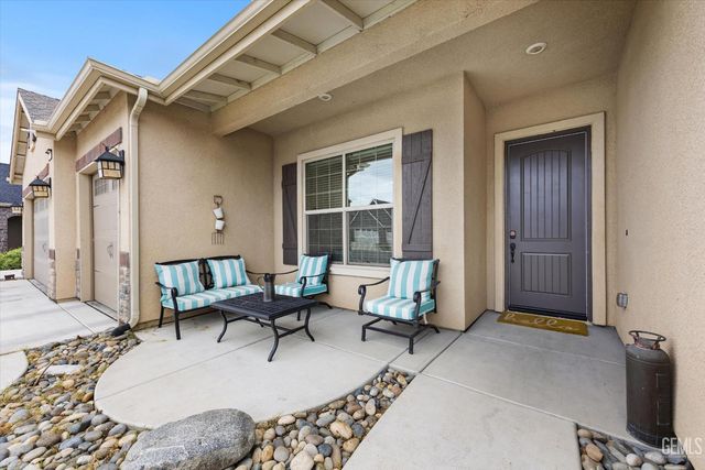 9321 Riviera Del Sol Drive, Bakersfield, CA 93314