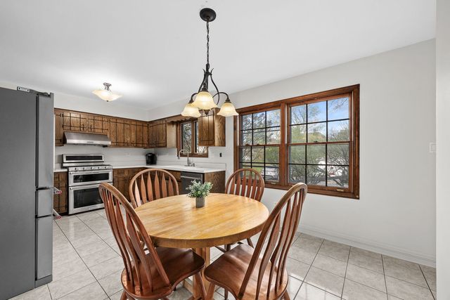 4821 Wallbank Avenue, Downers Grove, IL 60515