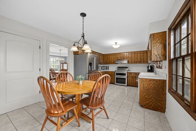 4821 Wallbank Avenue, Downers Grove, IL 60515