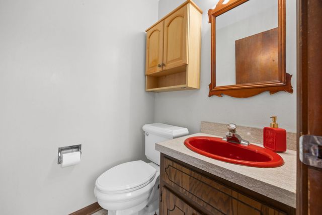 4821 Wallbank Avenue, Downers Grove, IL 60515