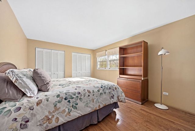 4821 Wallbank Avenue, Downers Grove, IL 60515