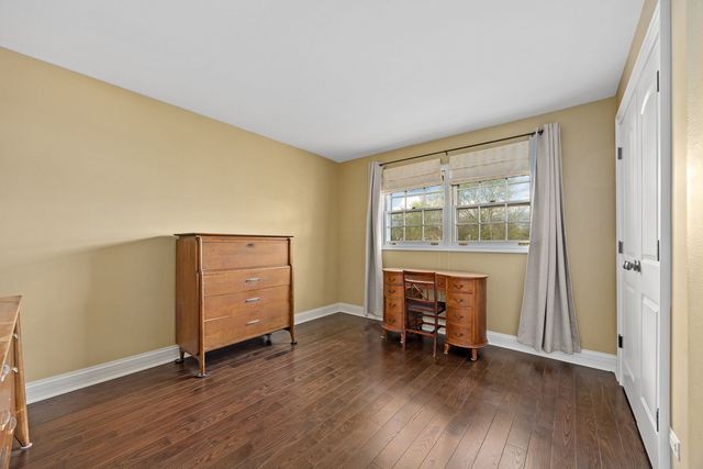 4821 Wallbank Avenue, Downers Grove, IL 60515