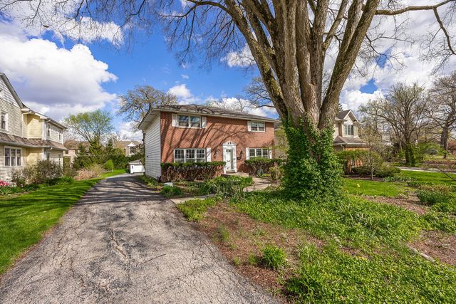 4821 Wallbank Avenue, Downers Grove, IL 60515