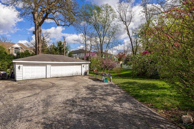 4821 Wallbank Avenue, Downers Grove, IL 60515
