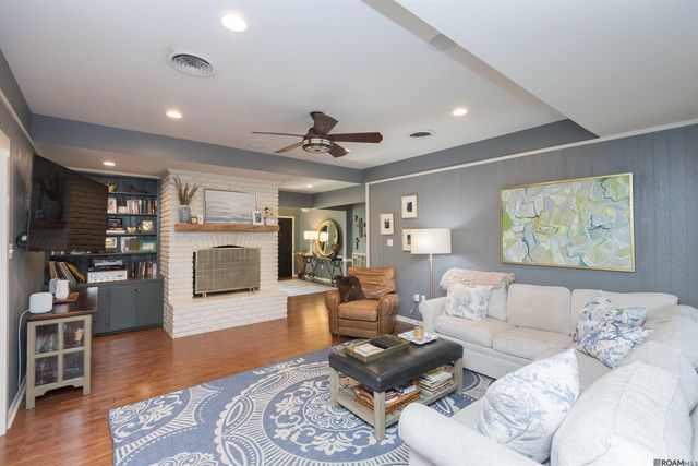 2049 Columbine St, Baton Rouge, LA 70808