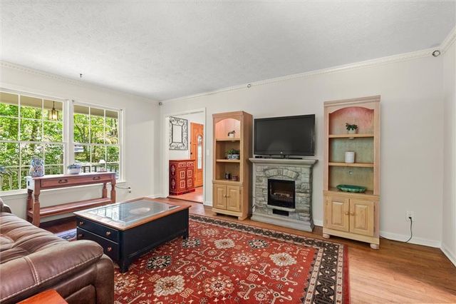 3025 Mountain Creek Court NE, Roswell, GA 30075