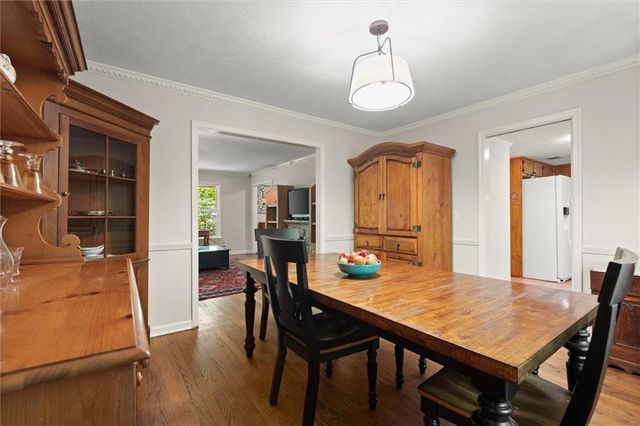 3025 Mountain Creek Court NE, Roswell, GA 30075