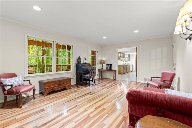 3025 Mountain Creek Court NE, Roswell, GA 30075