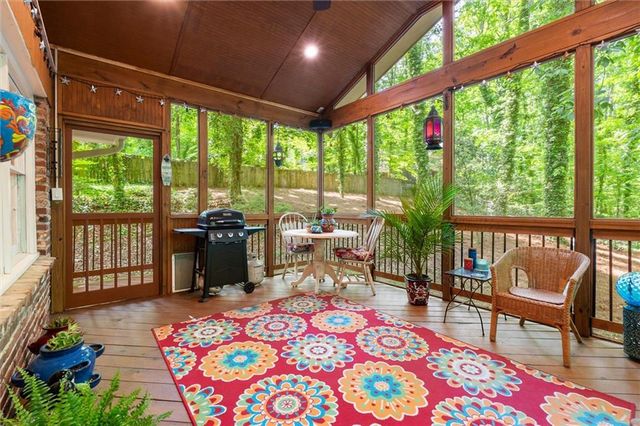 3025 Mountain Creek Court NE, Roswell, GA 30075