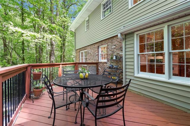 3025 Mountain Creek Court NE, Roswell, GA 30075