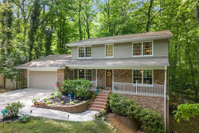 3025 Mountain Creek Court NE, Roswell, GA 30075
