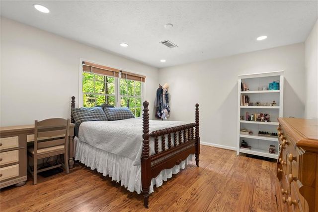 3025 Mountain Creek Court NE, Roswell, GA 30075