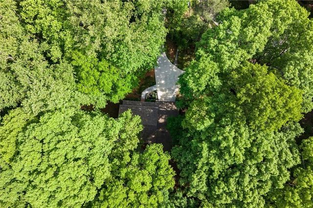 3025 Mountain Creek Court NE, Roswell, GA 30075