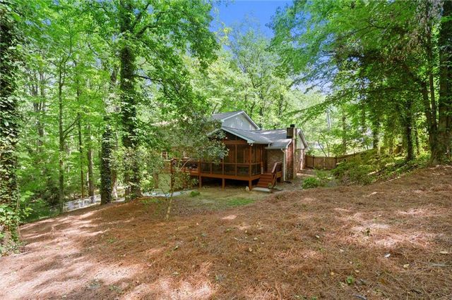 3025 Mountain Creek Court NE, Roswell, GA 30075