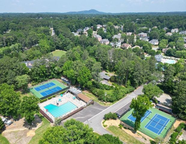 3025 Mountain Creek Court NE, Roswell, GA 30075