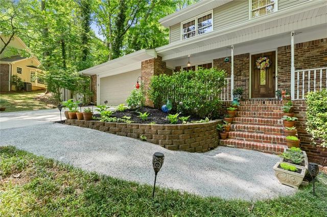 3025 Mountain Creek Court NE, Roswell, GA 30075