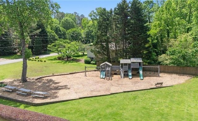 3025 Mountain Creek Court NE, Roswell, GA 30075