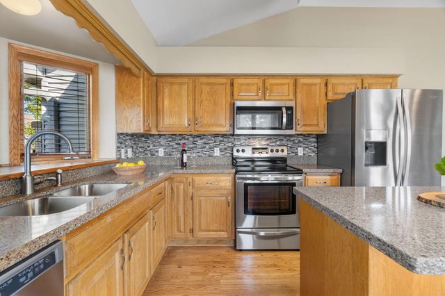 1590 126th Lane NW, Coon Rapids, MN 55448
