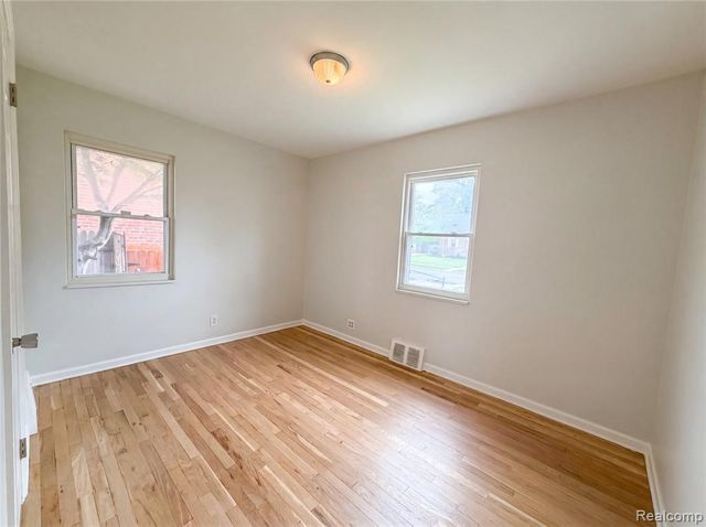 8069 Beaverland, Redford, MI 48239