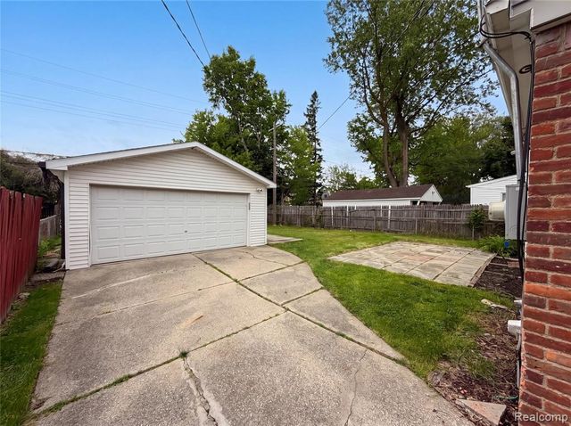 8069 Beaverland, Redford, MI 48239