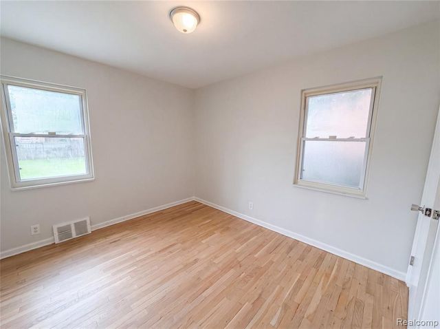 8069 Beaverland, Redford, MI 48239